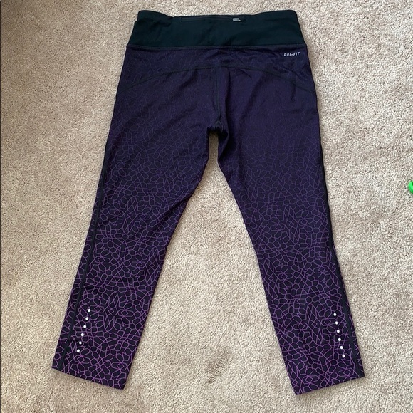 Nike Dri-Fit Cropped Leggings - Picture 4 of 7